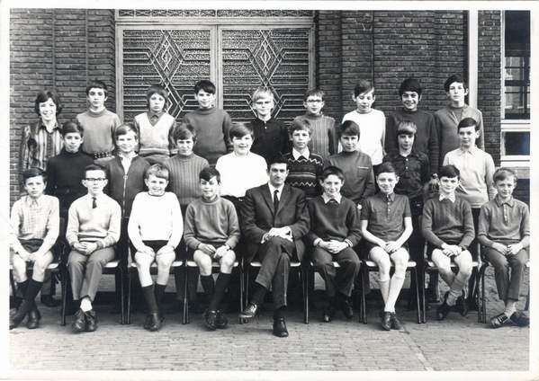1971_klasfoto_olvcb_6mc_image063a.jpg