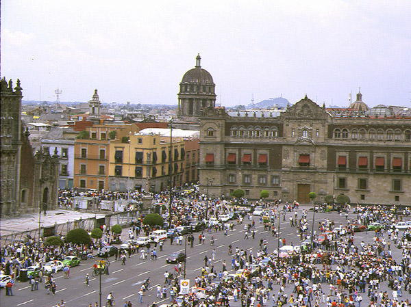 Please wait while the picture is loading